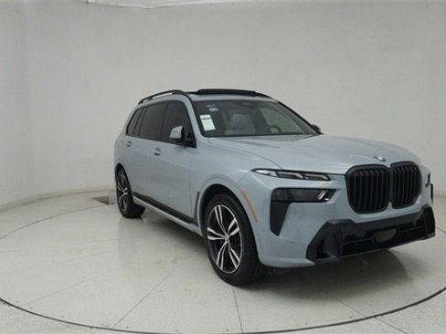 Used 2026 BMW X7 xDrive40i image 2