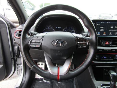 Used 2018 Hyundai Elantra GT Sport FWD image 12