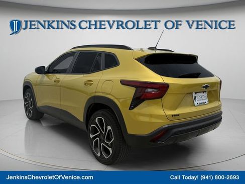 Used 2025 Chevrolet Trax RS w/ Driver Confidence Package FWD image 7