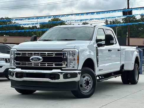 Used 2026 Ford F350 XLT AWD/4WD image 3