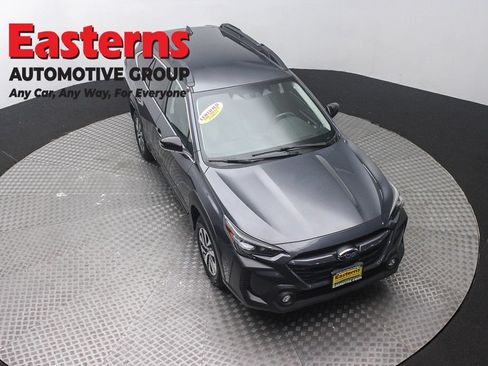 Used 2023 Subaru Outback Premium AWD/4WD image 3