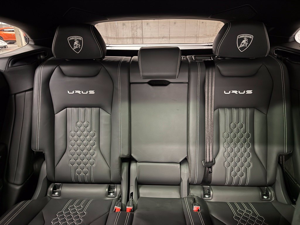 Used 2023 Lamborghini Urus Performante AWD/4WD image 15