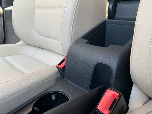 Used 2017 Volkswagen Jetta SE FWD image 24