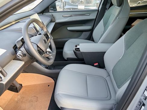 New 2026 Volvo EX30 Cross Country Ultra image 14