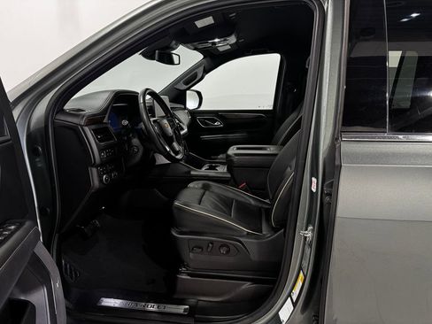 Used 2023 Chevrolet Suburban Premier AWD/4WD image 15