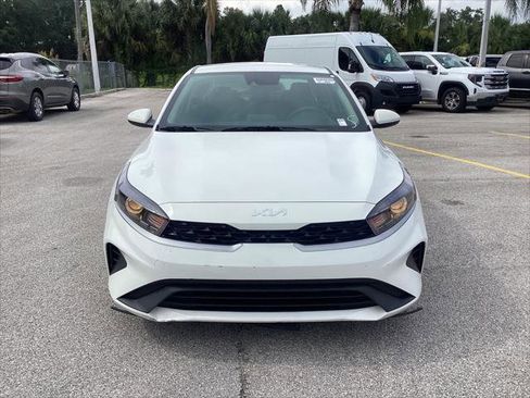Used 2024 Kia Forte LX FWD image 2