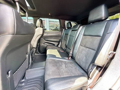 Used 2020 Jeep Grand Cherokee Altitude AWD/4WD image 17