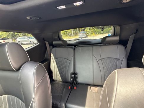 Used 2022 Buick Enclave Avenir w/ Avenir Technology Package FWD image 12