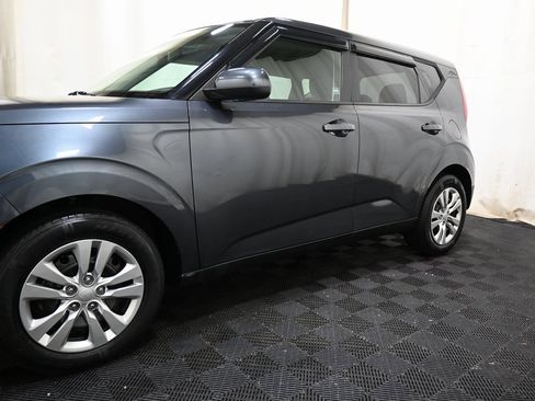 Used 2021 Kia Soul LX image 16