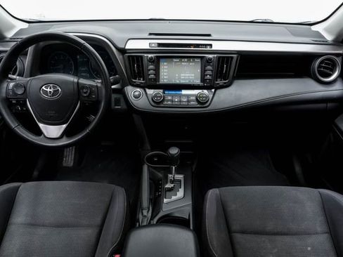 Used 2018 Toyota RAV4 XLE image 21