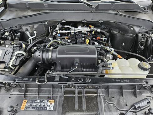 Used 2022 Ford Explorer XLT w/ Equipment Group 202A RWD image 24