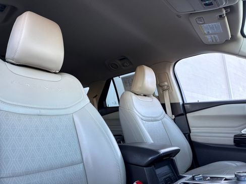 Used 2022 Ford Explorer Platinum w/ Equipment Group 601A image 20