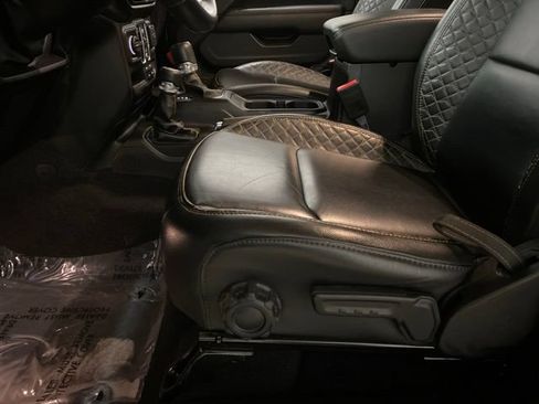 Used 2022 Jeep Wrangler Unlimited Sahara AWD/4WD image 68
