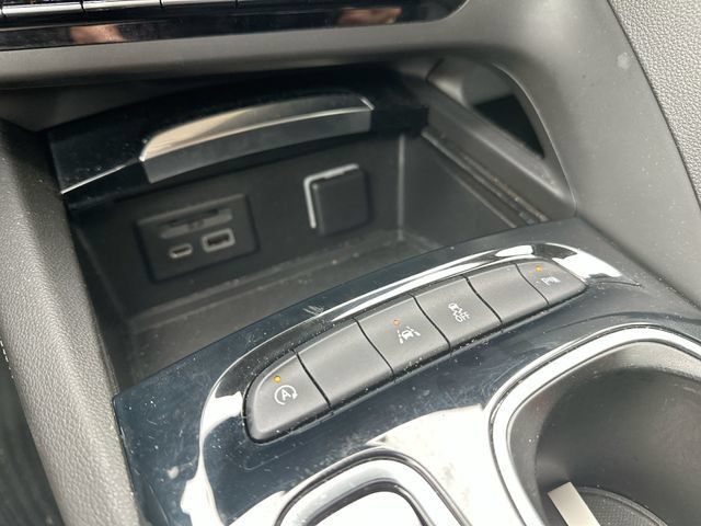 Used 2021 Buick Envision Essence w/ Technology Package I FWD image 40