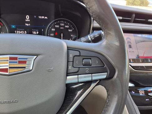 Used 2021 Cadillac XT6 Premium Luxury image 28