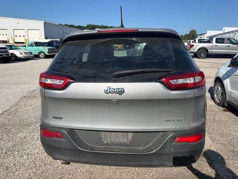 Used 2014 Jeep Cherokee Sport FWD image 6