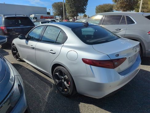 Used 2019 Alfa Romeo Giulia AWD image 3