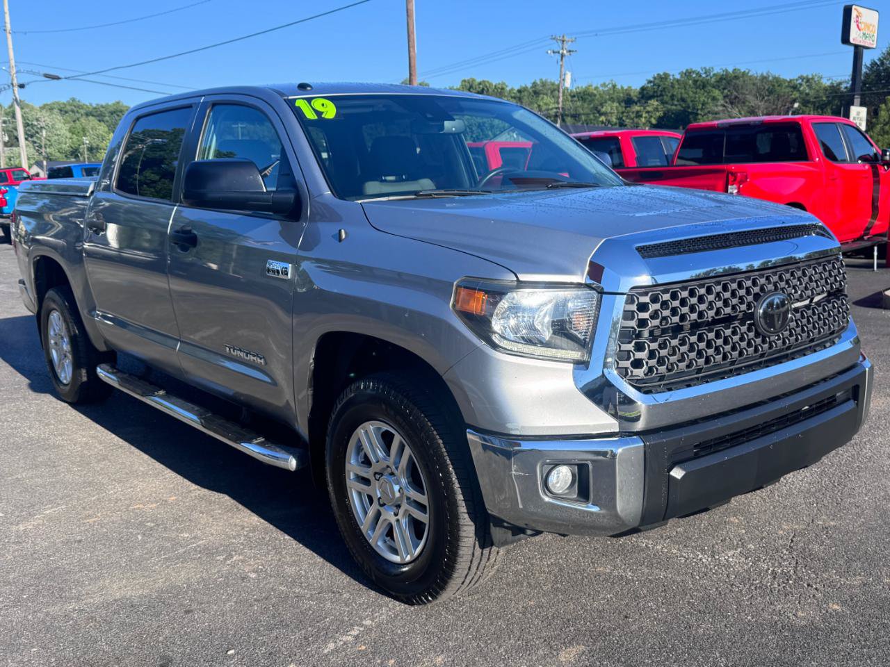 Used 2019 Toyota Tundra SR5 w/ SR5 Upgrade Package AWD/4WD image 1