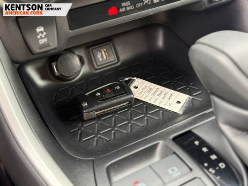 Used 2025 Toyota RAV4 LE AWD/4WD image 35