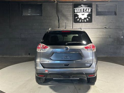 Used 2015 Nissan Rogue SV image 4