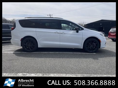 New 2026 Chrysler Pacifica Select w/ S Appearance Package image 6