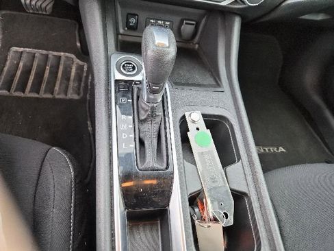 Used 2024 Nissan Sentra SV FWD image 19