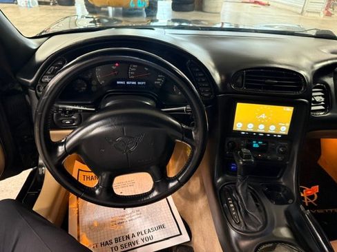 Used 2002 Chevrolet Corvette Convertible w/ Preferred Equipment Group2 RWD image 30