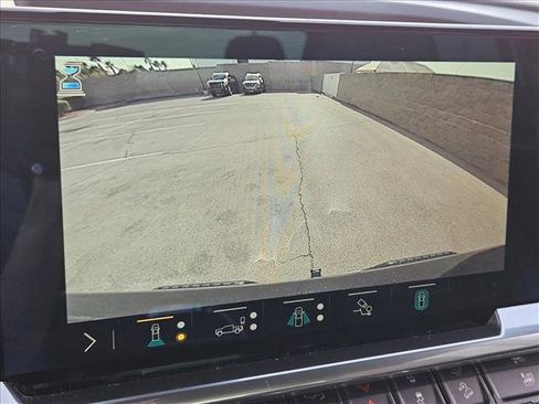 Used 2022 Chevrolet Silverado 1500 LTZ image 11