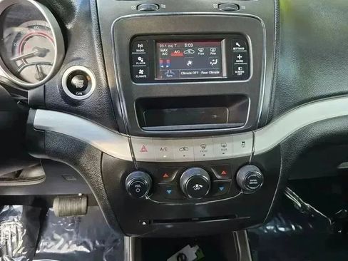 Used 2018 Dodge Journey SXT w/ Connectivity Group image 11