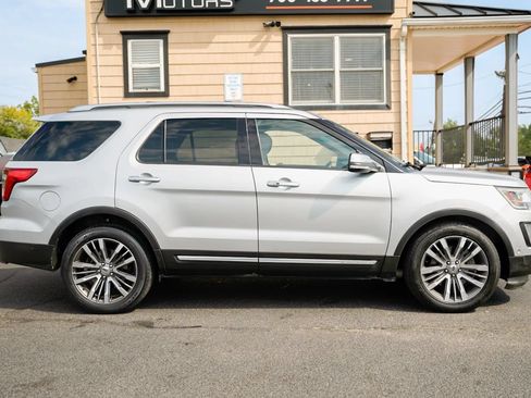 Used 2016 Ford Explorer Platinum AWD/4WD image 4