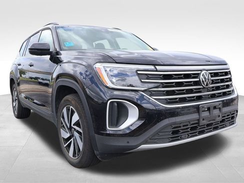 Used 2025 Volkswagen Atlas SE FWD image 39