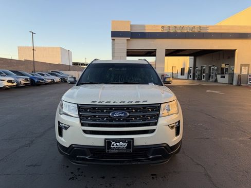 Used 2018 Ford Explorer XLT w/ Equipment Group 202A image 8