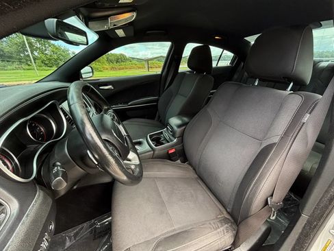Used 2015 Dodge Charger SXT RWD image 13