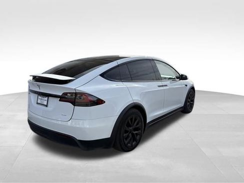 Used 2022 Tesla Model X Plaid image 5