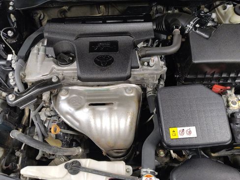 Used 2017 Toyota Camry SE image 30