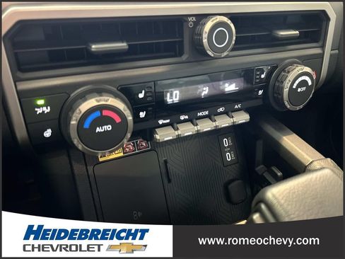 Used 2025 Toyota 4Runner TRD Off-Road Premium AWD/4WD image 23