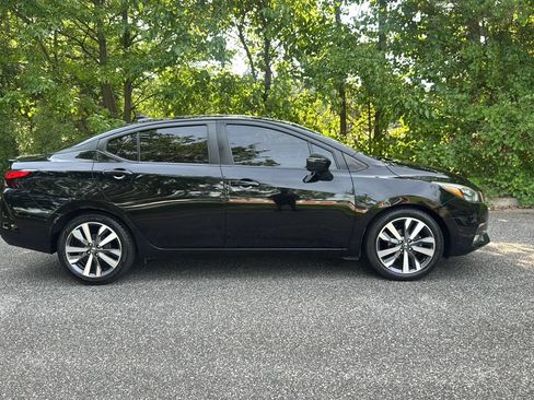 Used 2020 Nissan Versa SR w/ Convenience Package FWD image 6