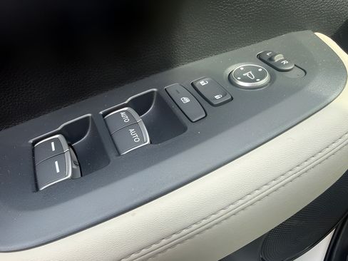 New 2027 Honda HR-V EX-L image 17