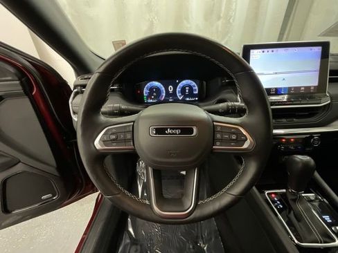 Used 2022 Jeep Compass High Altitude AWD/4WD image 11
