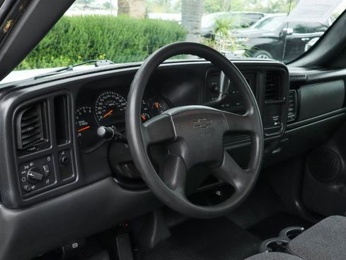 Used 2004 Chevrolet Silverado 3500 W/T image 20