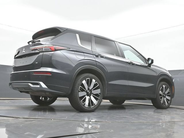 Used 2025 Mitsubishi Outlander SE FWD image 39