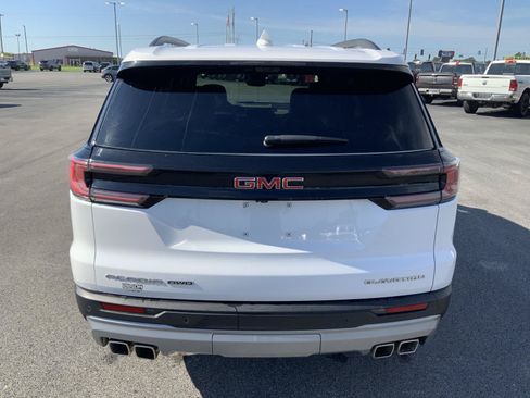 Used 2026 GMC Acadia Elevation w/ Elevation Premium Package AWD/4WD image 10