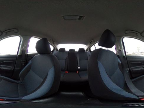 Used 2025 Nissan Versa SV FWD image 37
