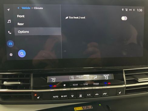 Used 2025 Toyota Sienna XLE image 33