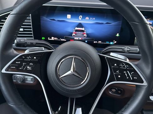 Used 2025 Mercedes-Benz GLE 350 4MATIC image 7