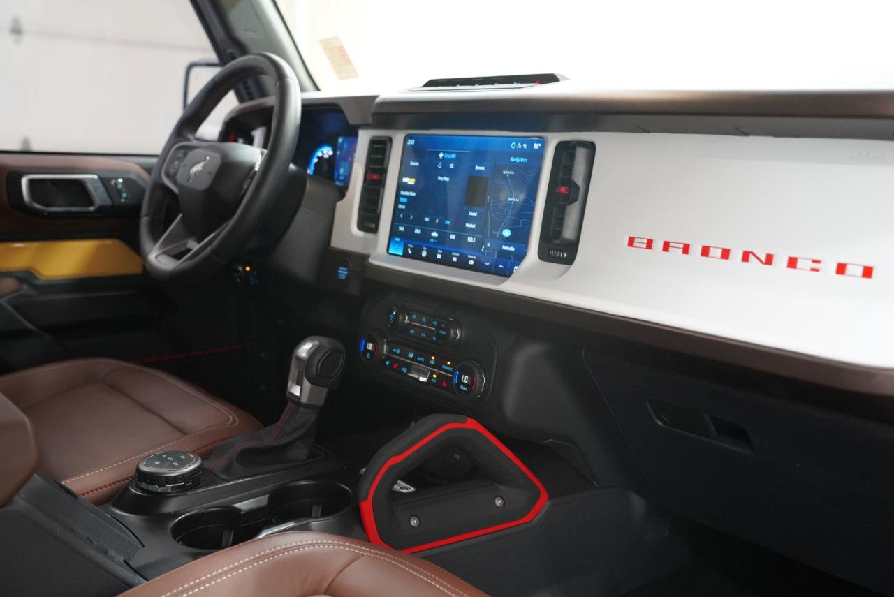 Used 2024 Ford Bronco Heritage Edition AWD/4WD image 16