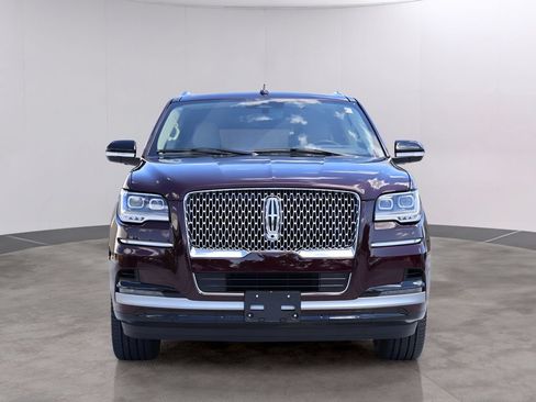 Used 2024 Lincoln Navigator Reserve AWD/4WD image 2