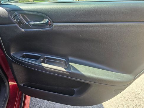 Used 2010 Chevrolet Impala LT w/ Luxury Edition Package image 19