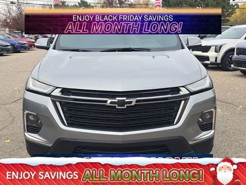 Used 2023 Chevrolet Traverse LT image 9