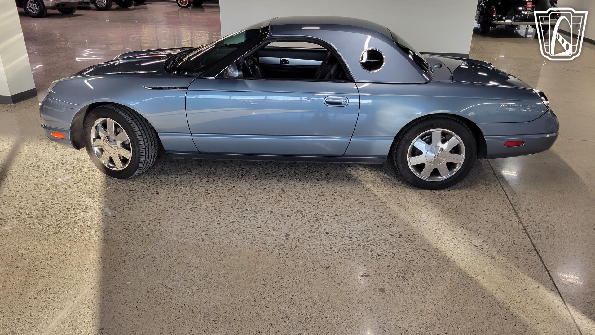 Used 2005 Ford Thunderbird RWD image 22